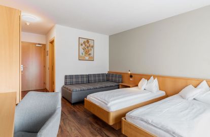 Zweibettzimmer mit Couch Hotel Brenner