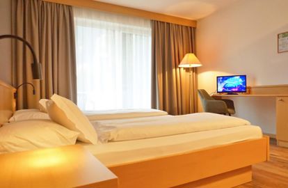 Doppelzimmer mit Fernseher Hotel Brenner