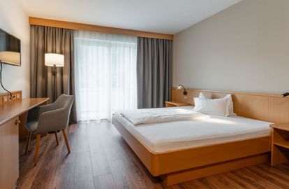 Doppelzimmer mit Fernseher Hotel Brenner
